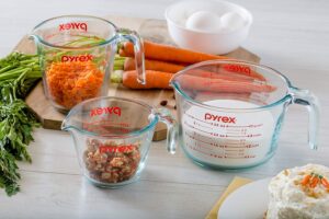 Pyrex 3 Piece Glass Measuring Cup Set